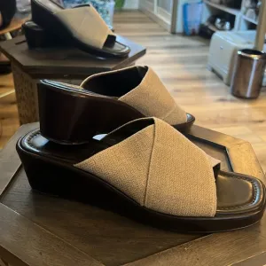 Donald Pliner Beige and Black Sandals