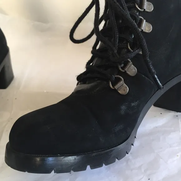 Donald Pliner Black Nubuck Leather Lace up Hiking Style Boot Size 6 - 6.5 M Lug