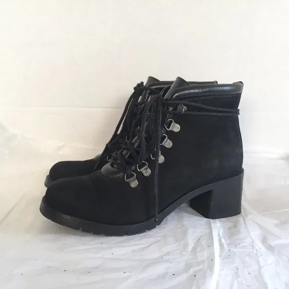 Donald Pliner Black Nubuck Leather Lace up Hiking Style Boot Size 6 - 6.5 M Lug