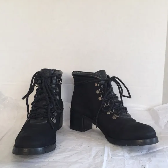 Donald Pliner Black Nubuck Leather Lace up Hiking Style Boot Size 6 - 6.5 M Lug