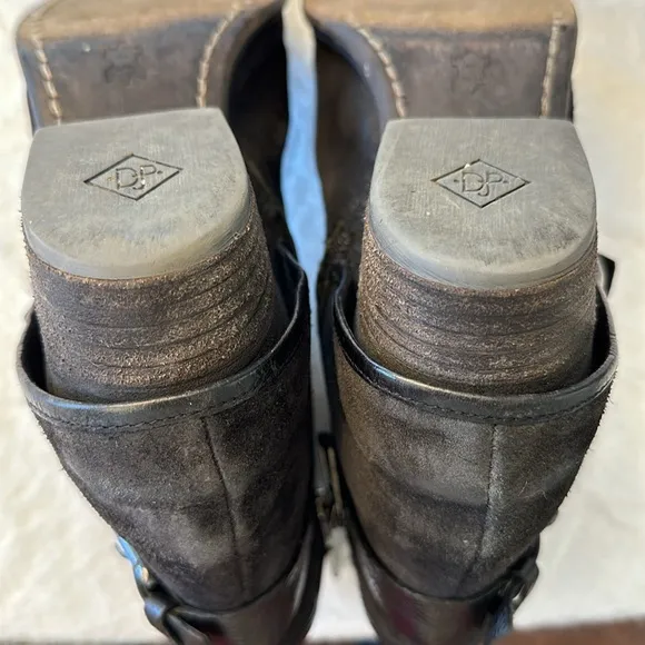 Donald Pliner Dalis Black Suede Hooded Ankle Boots SZ 8 2 Side Zipper 2 Buckles