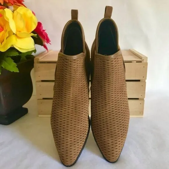 Donald Pliner Darla Brown Suede Perforated Western Chelsea Ankle Boots Booties 6