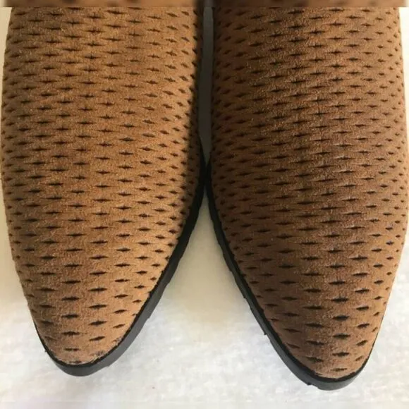 Donald Pliner Darla Brown Suede Perforated Western Chelsea Ankle Boots Booties 6