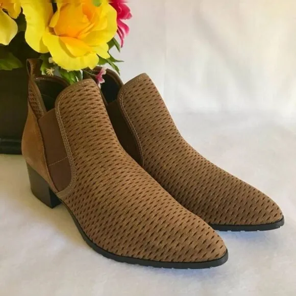 Donald Pliner Darla Brown Suede Perforated Western Chelsea Ankle Boots Booties 6