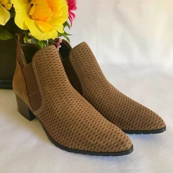 Donald Pliner Darla Brown Suede Perforated Western Chelsea Ankle Boots Booties 6
