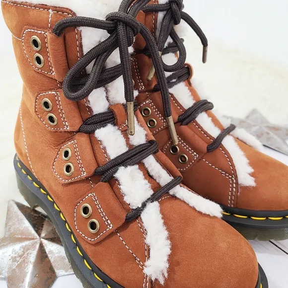 Dr. Martens 1460 Lace to Toe Fur Lined Buttersoft Lace Up Boots tan size 7 NEW