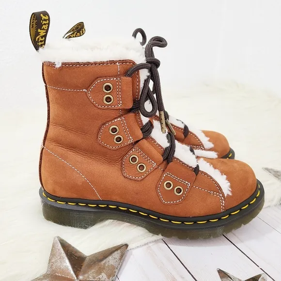 Dr. Martens 1460 Lace to Toe Fur Lined Buttersoft Lace Up Boots tan size 7 NEW