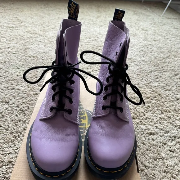 Dr. Martens 1460 Pascal Lilac Virginia Leather