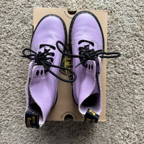 Dr. Martens 1460 Pascal Lilac Virginia Leather