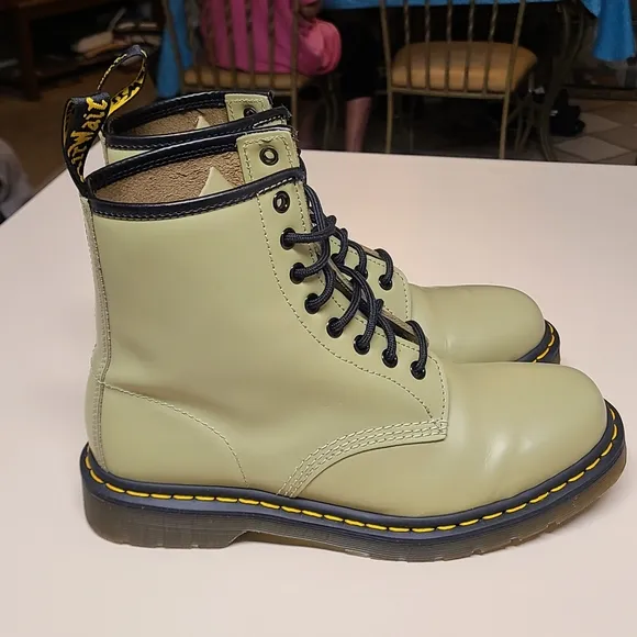 Dr. Martens 1460 Pascal Virginia soft leather casual combat boots size 9