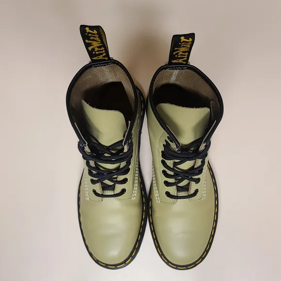Dr. Martens 1460 Pascal Virginia soft leather casual combat boots size 9