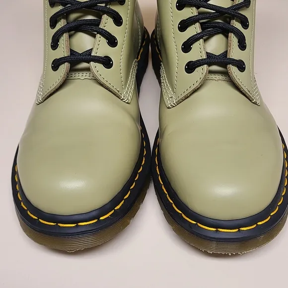 Dr. Martens 1460 Pascal Virginia soft leather casual combat boots size 9
