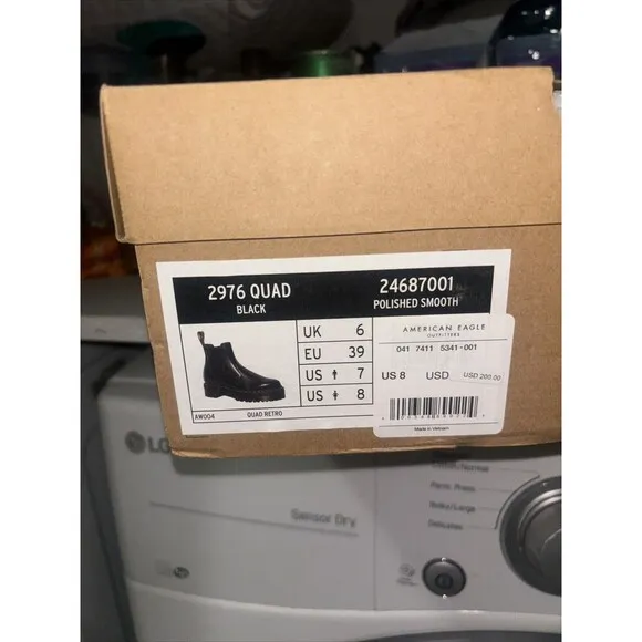 Dr. Martens 2976 Women's Chelsea Boot, Size 8- Black Smooth