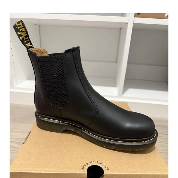 Dr. Martens 2976 Women's Chelsea Boot, Size 8- Black Smooth