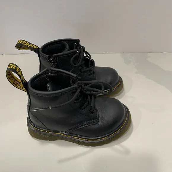 Dr. Martens Air Wair 14601 Black Lace Up Zip Boots Toddler Size 6