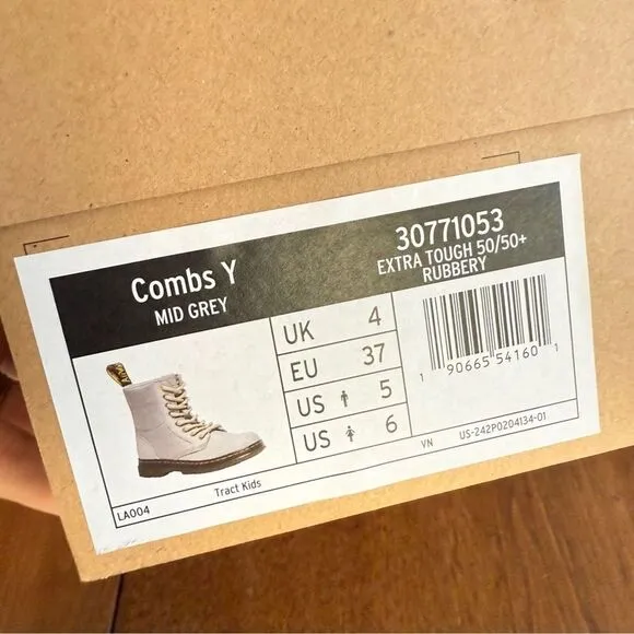 Dr. Martens Airware Combs Extra Tough Poly Boots Gray W6 M5 (EU 37) Doc Adaptive