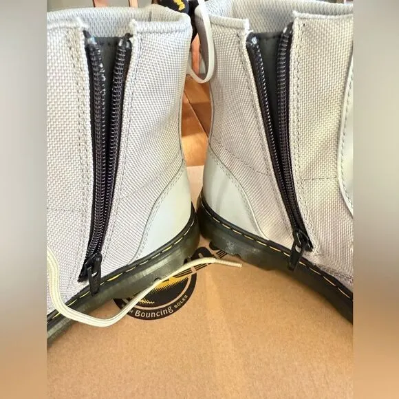 Dr. Martens Airware Combs Extra Tough Poly Boots Gray W6 M5 (EU 37) Doc Adaptive