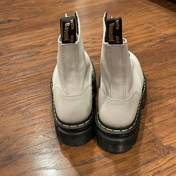 Dr. Martens Audrick 8-Eye Leather Boots for Women Size 8 Cobblestone Grey