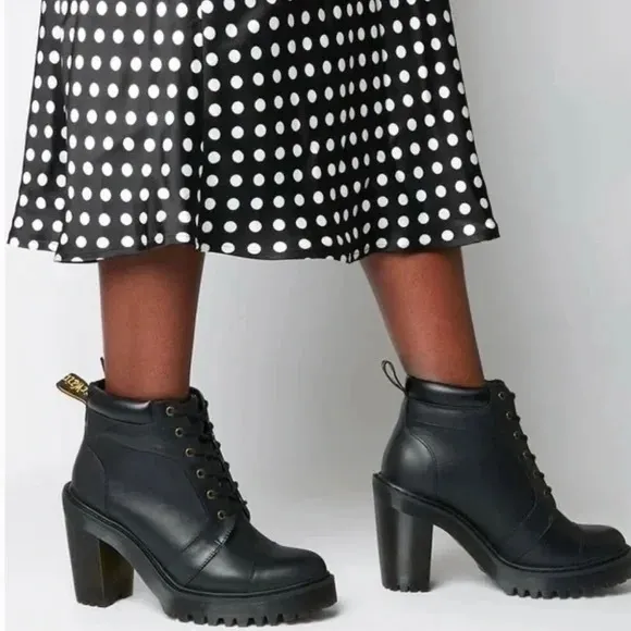 Dr. Martens Averil Leather Heeled Hiking Style Ankle Boot Black