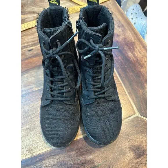Dr. Martens Black Extra Tough Rubbery AirWair Sole Combat Boots Size 2