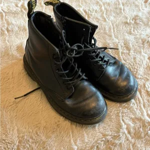 Dr martens Black Leather Lace-Up Boots size 1