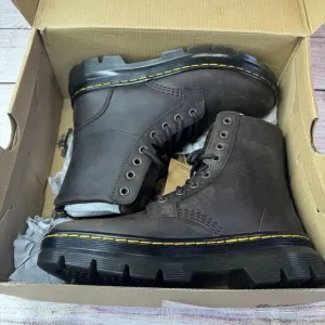 Dr. Martens Unisex Combs Leather Casual Boots, Brown Men 5 Women 6