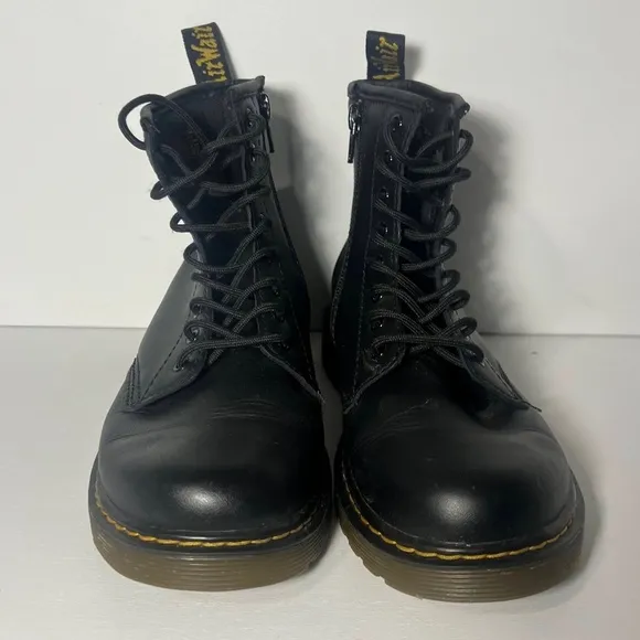 Dr. Martens Unisex Leather Casual Boots