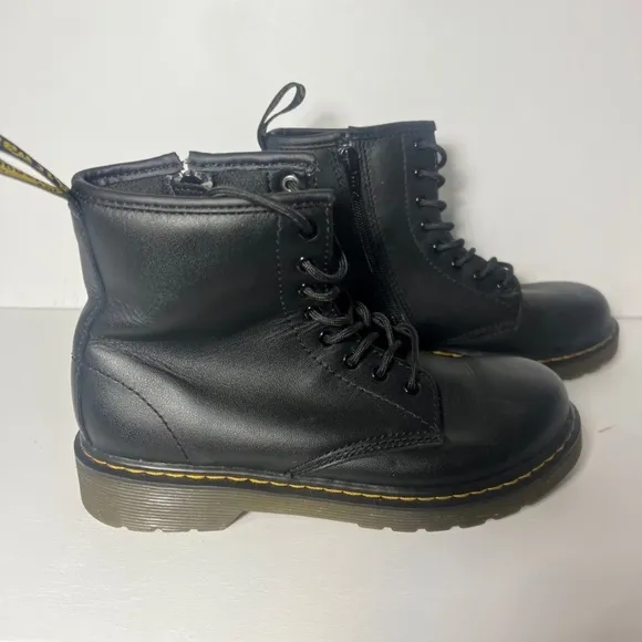 Dr. Martens Unisex Leather Casual Boots