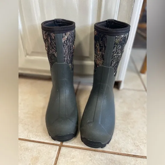 Dry Shod Artic Storm Camaflouge Mud Boots, size 3.