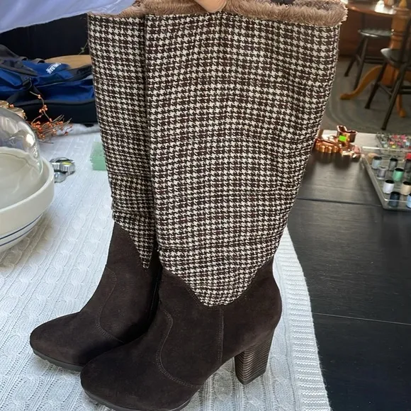 Easy Spirit anti gravity suede knee boots sz 8  3.25” heel houndstooth like new