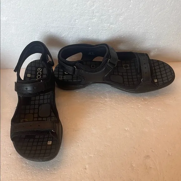 Ecco black Sandals 2 strap women’s size 38 7 7.5