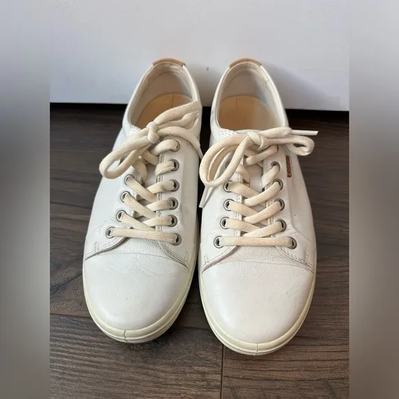 Ecco Women's Soft 7 Sneaker White Leather (Size 40EU)