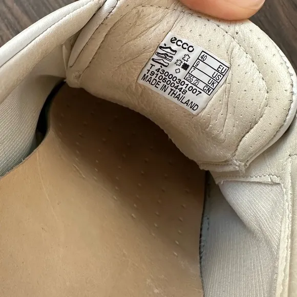 Ecco Women's Soft 7 Sneaker White Leather (Size 40EU)