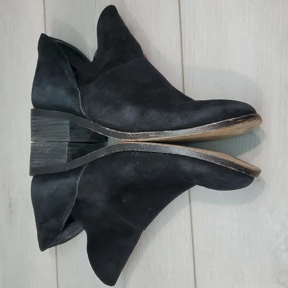 Eileen Fisher Women Leaf Ankle Suede Heels boots shoes sz 8.5
