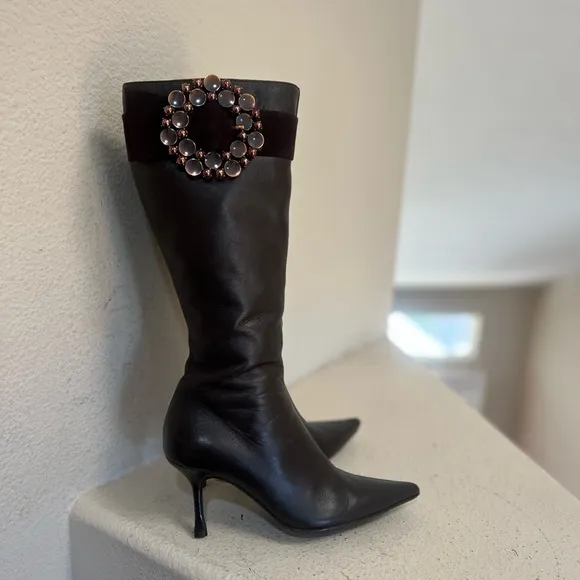 ESCADA KNEE HIGH‎ BROWN SOFT LEATHER BOOTS WITH EMBELISHMENT. Size 35.5 READ