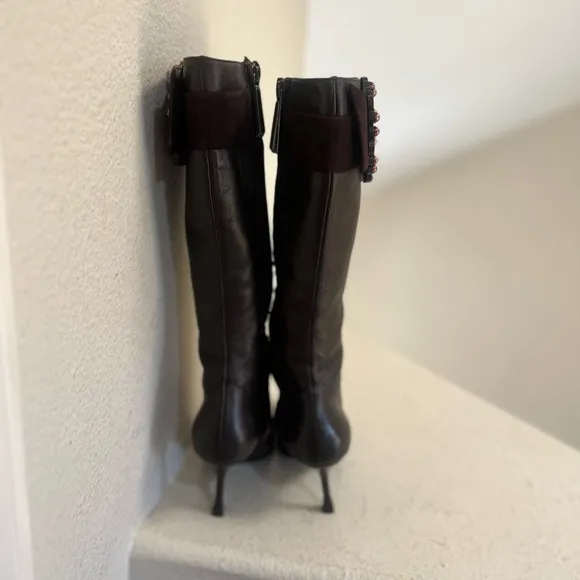 ESCADA KNEE HIGH‎ BROWN SOFT LEATHER BOOTS WITH EMBELISHMENT. Size 35.5 READ