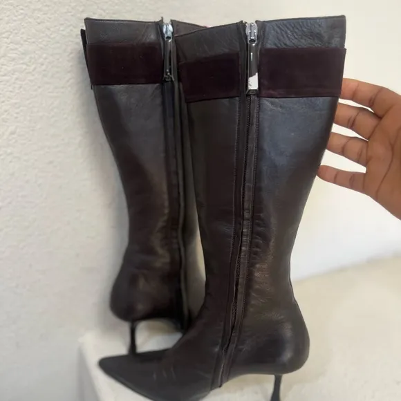 ESCADA KNEE HIGH‎ BROWN SOFT LEATHER BOOTS WITH EMBELISHMENT. Size 35.5 READ