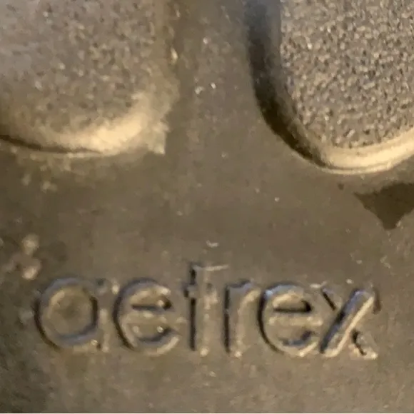 Excellent Preowned Condition Aetrex Shoes Size 7 very comfortable and classy.