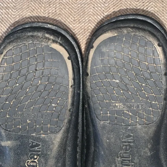 Excellent Preowned Condition Alegria Mens Shoes Size 42. Very nice/ Comfortable