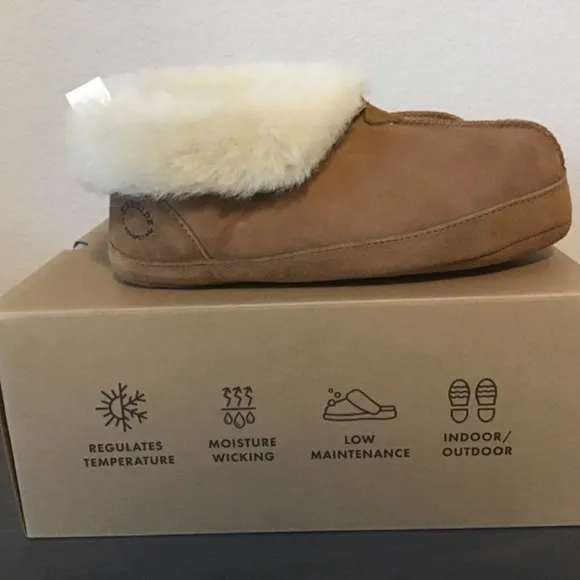 FIRESIDE BY DEARFOAMS Women's Byron Bay Shearling Slipper
