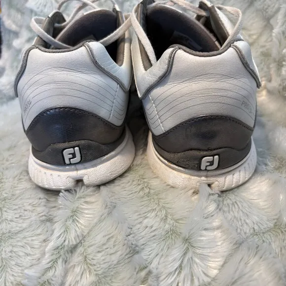 FootJoy FJ Pro SL Golf Shoes 53267 White Soft Spikes Mens Size 10.5 M