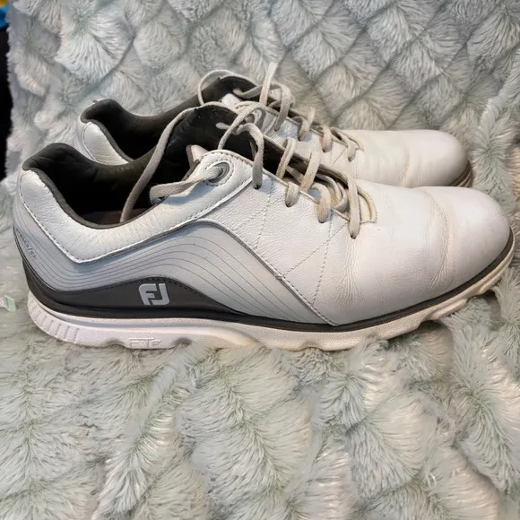 FootJoy FJ Pro SL Golf Shoes 53267 White Soft Spikes Mens Size 10.5 M
