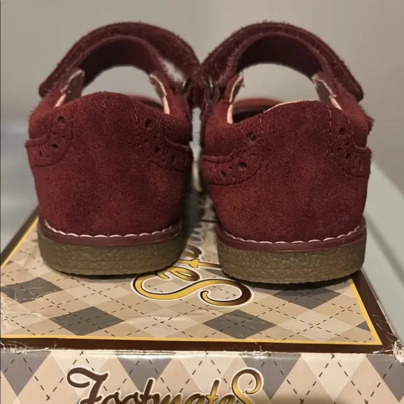 Footmates girls Burgundy suede Mary Jane Lydia Shoes sz 8