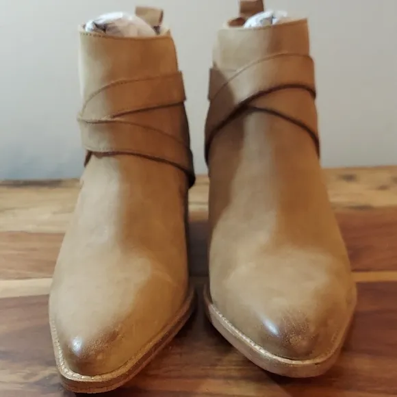 Free People Back Loop Front Cross Straps Ankle Boots Tan Womens 38.5 EU / 8 US