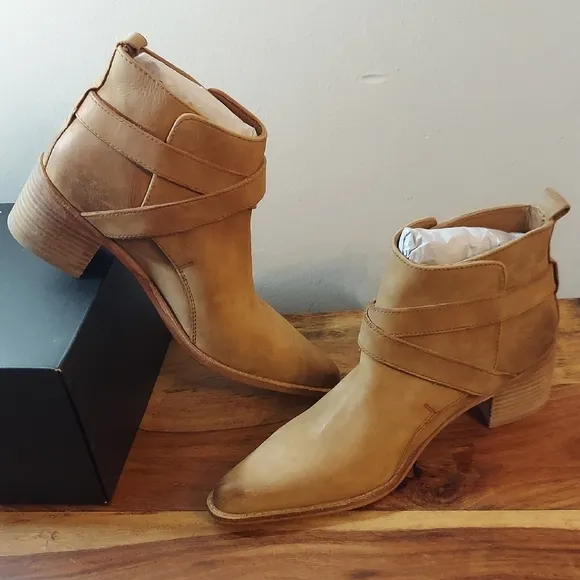 Free People Back Loop Front Cross Straps Ankle Boots Tan Womens 38.5 EU / 8 US