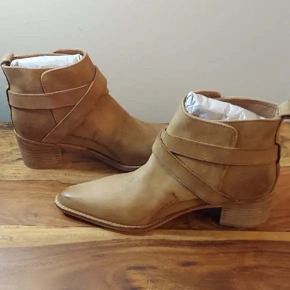 Free People Back Loop Front Cross Straps Ankle Boots Tan Womens 38.5 EU / 8 US