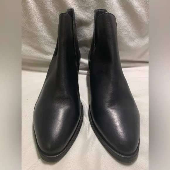Free People Charm Double V Ankle Boots Black Leather size EU 38.5 / US 8 NWOB