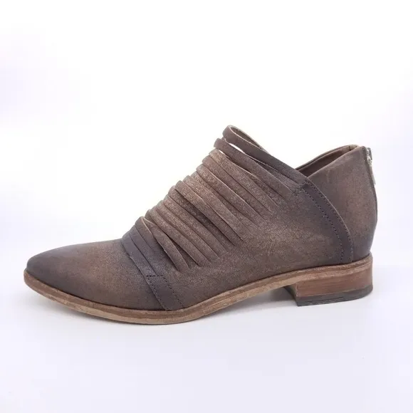 Free People | ‘Lost Valley’ Distressed Leather Ankle Boot Gray Sz 38 *Italy*