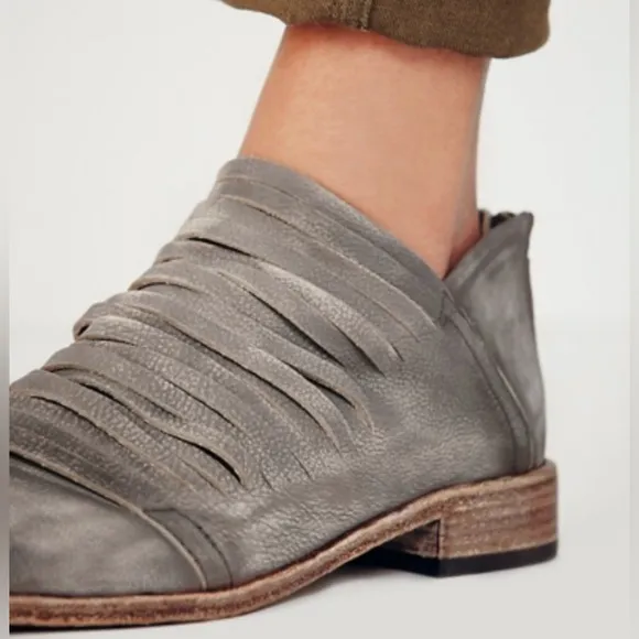Free People | ‘Lost Valley’ Distressed Leather Ankle Boot Gray Sz 38 *Italy*