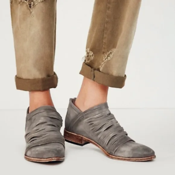 Free People | ‘Lost Valley’ Distressed Leather Ankle Boot Gray Sz 38 *Italy*